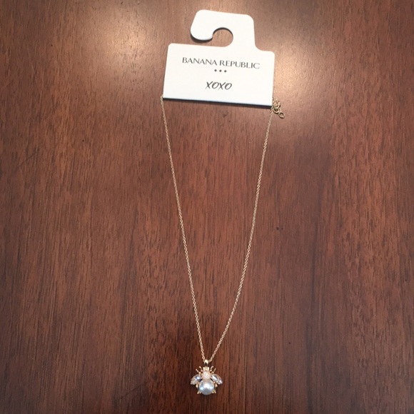 🐝SOLD🐝Banana Republic Bee Necklace🐝 - Picture 5 of 5